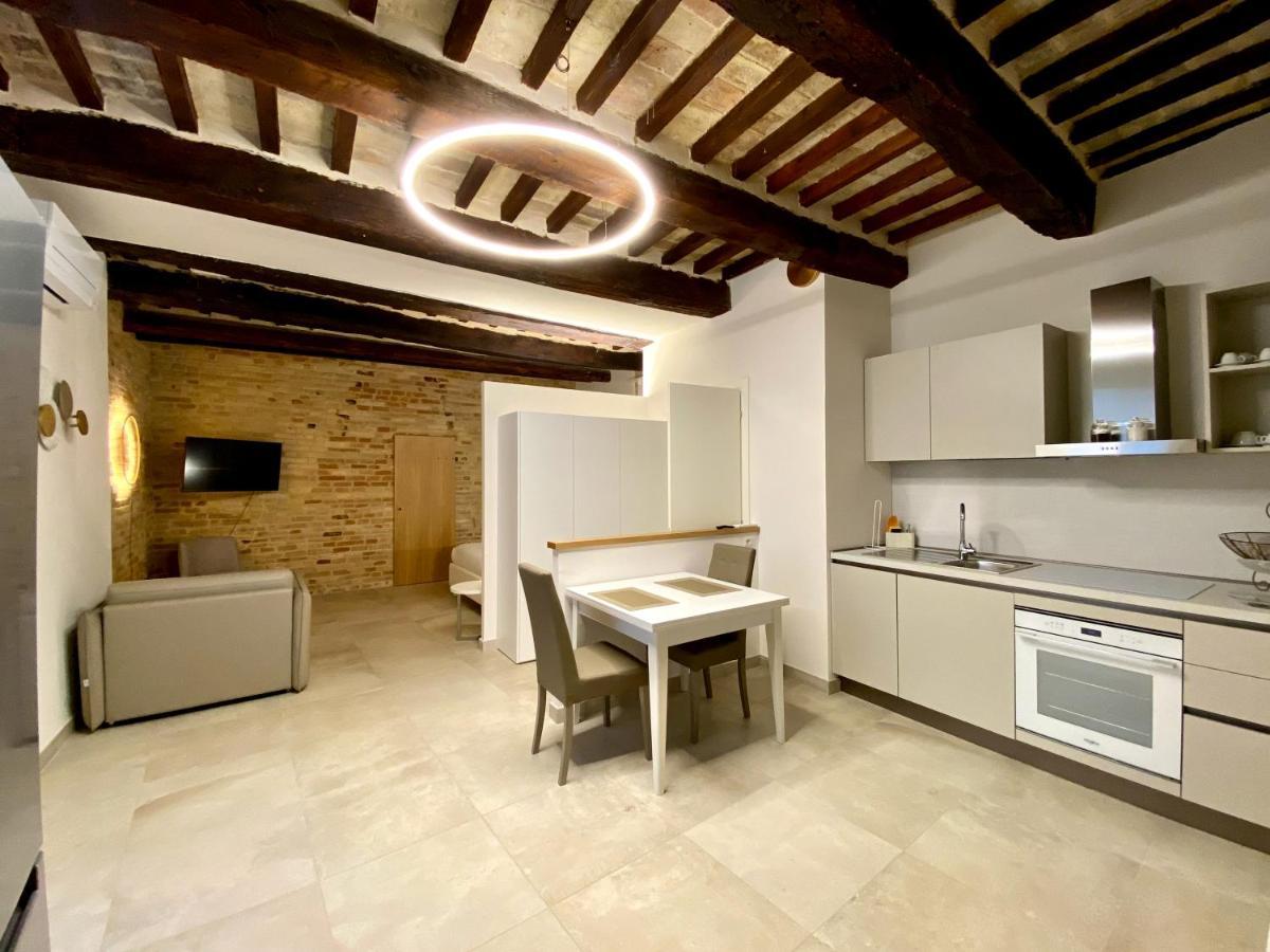 Palazzo Cortesi Macerata Buitenkant foto